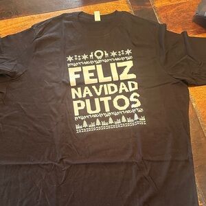 Feliz Navidad slogan T shirt 2XL good condition.